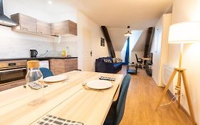 Appartement Coeur De Ville - Au Calme - Wifi - Four, Lave-Seche Linge